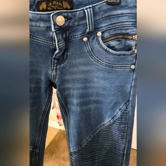 π
Ίvirgin only Jeans - Picture 3 of 8